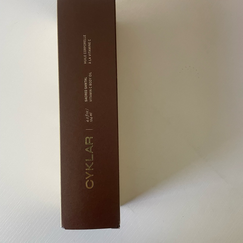 Cyklar- Sacred Santal vitamin c Body Oil - Picture 4 of 7